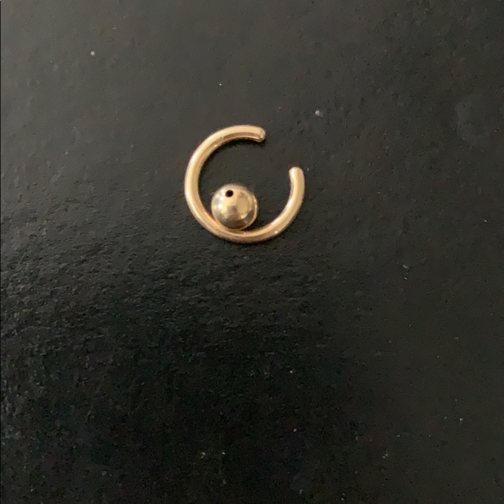18 kt  good hoop and ball